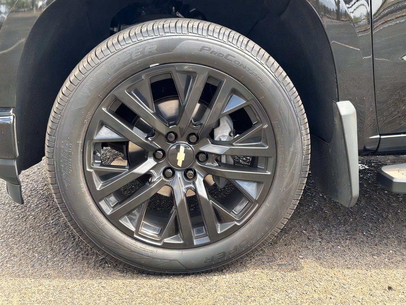 Used 2019 Chevrolet Silverado 1500 High Country w/ Technology Package AWD/4WD image 10