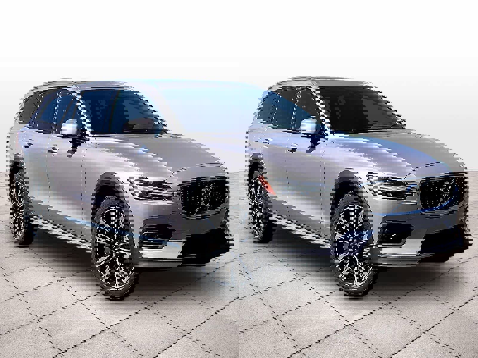 New 2026 Volvo V60 B5 Cross Country Ultra image 2