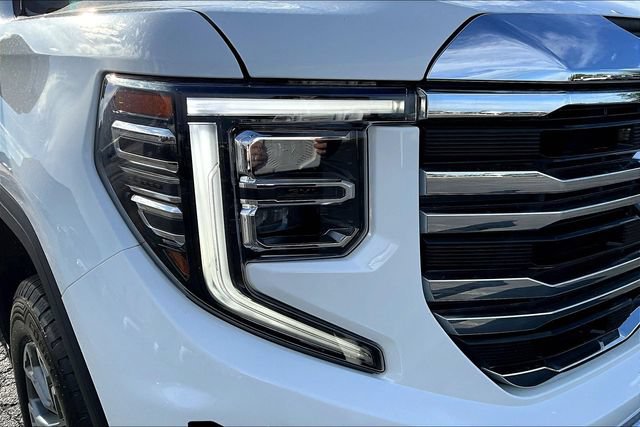 Used 2024 GMC Sierra 1500 SLT AWD/4WD image 31