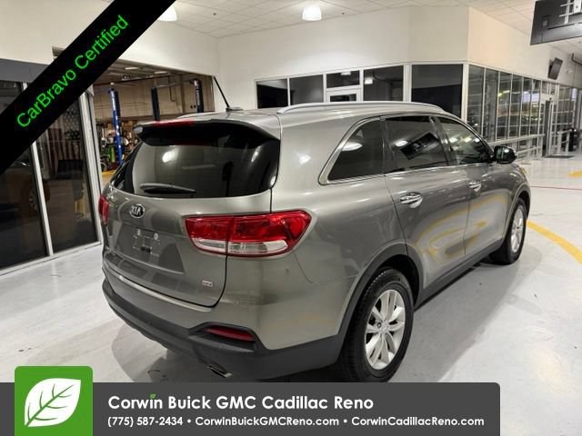Used 2017 Kia Sorento FWD image 7