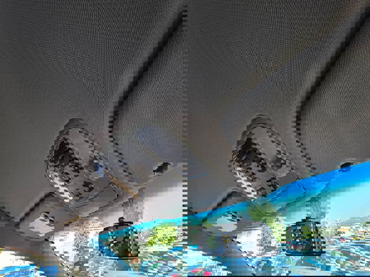 Used 2019 Kia Sedona LX image 18