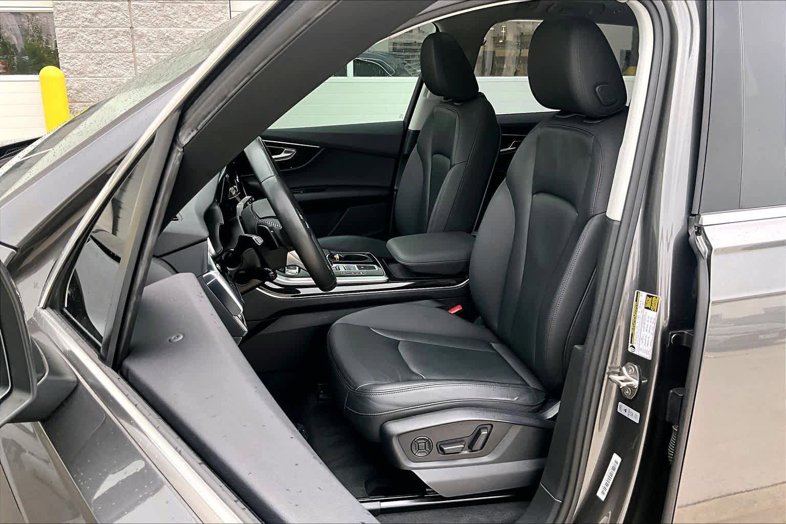 Used 2020 Audi Q7 3.0T Premium Plus w/ Premium Plus Package AWD/4WD image 7