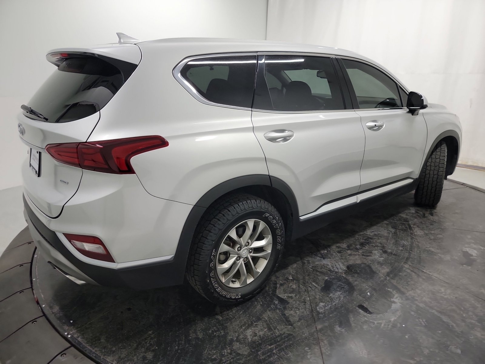 Used 2019 Hyundai Santa Fe SEL image 9