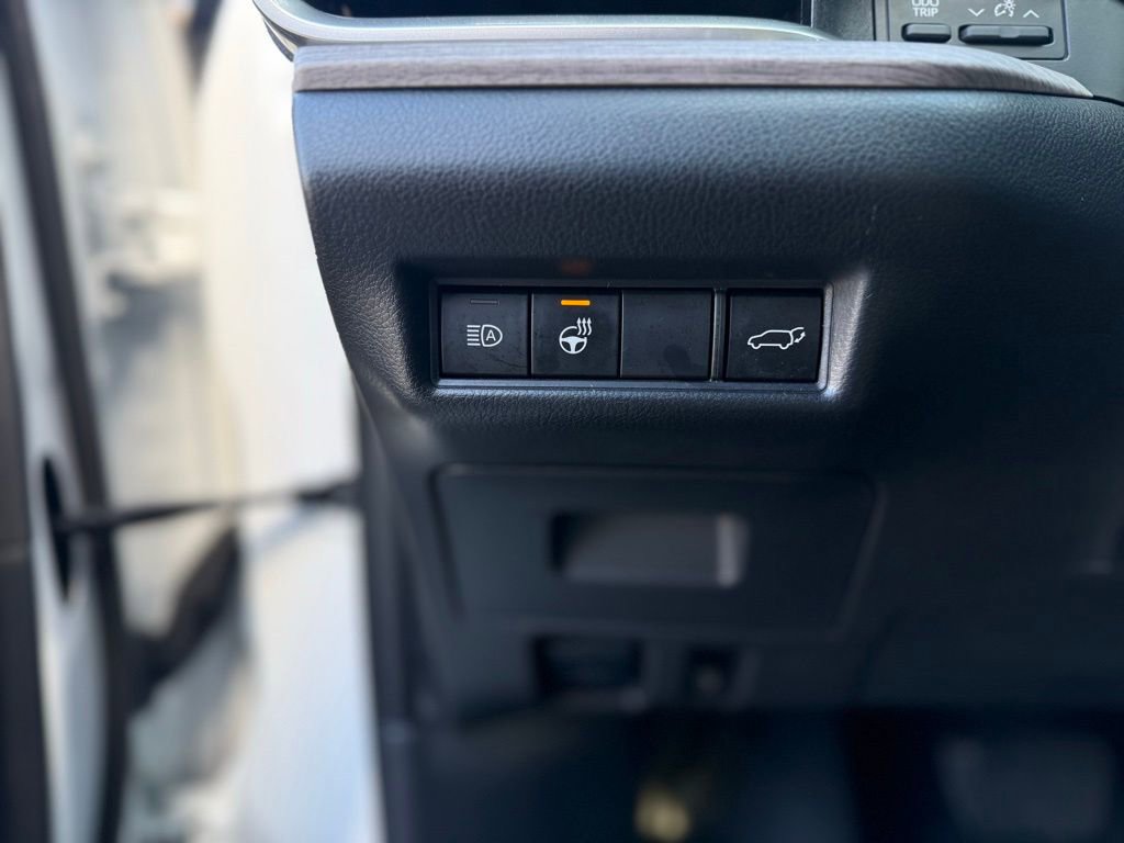 Used 2024 Toyota Grand Highlander Limited image 14