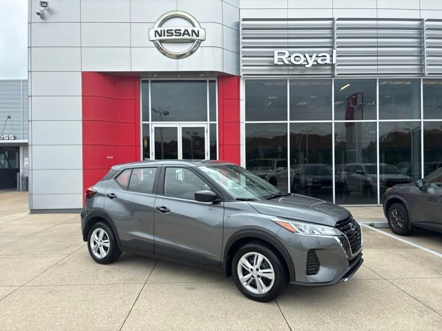 Used 2025 Nissan Kicks Play S FWD image 1