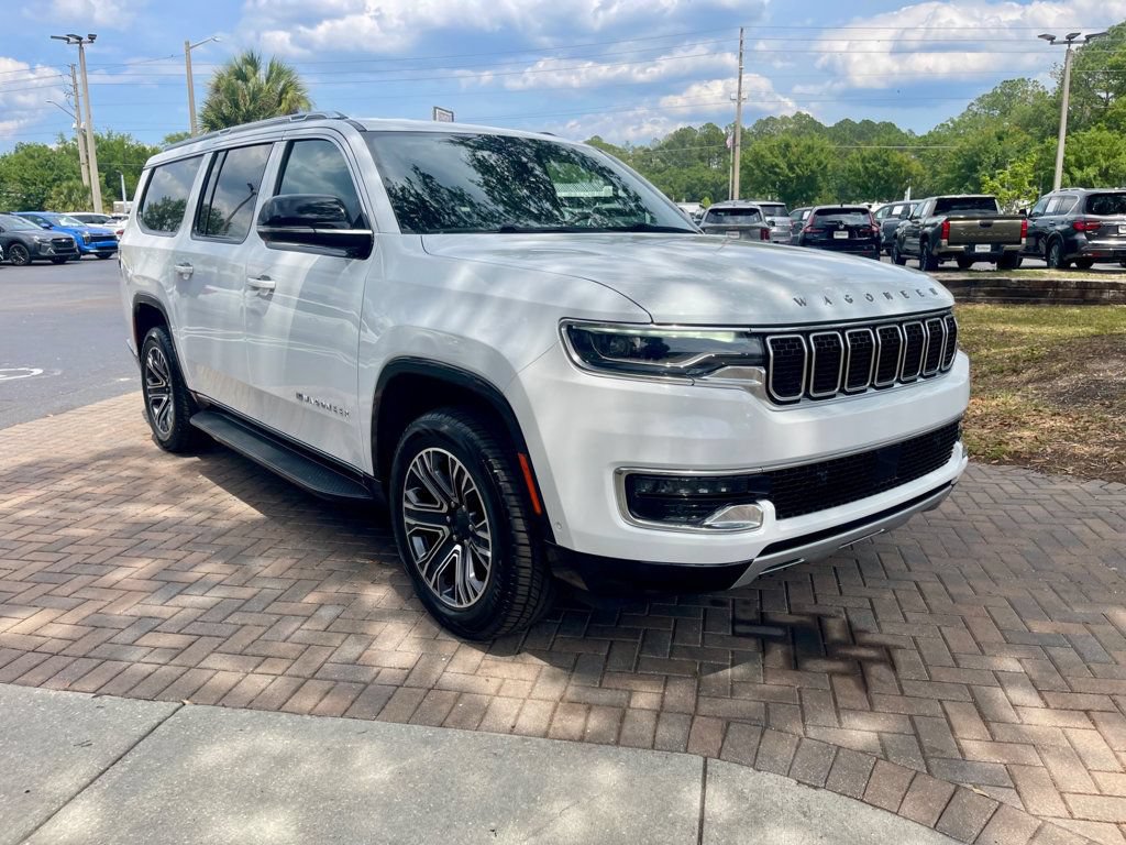 Used 2024 Jeep Wagoneer L Series II w/ Flexible Seating Group RWD image 8
