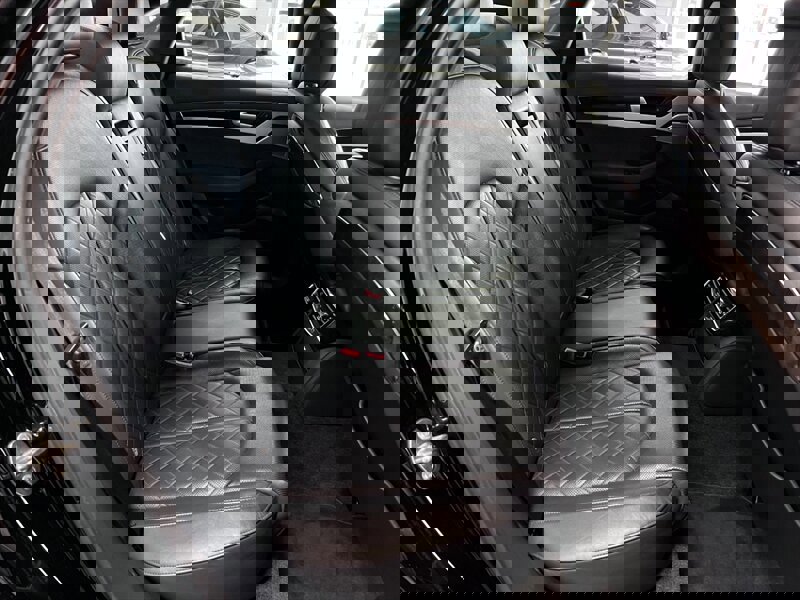 Used 2014 Audi S8 image 39