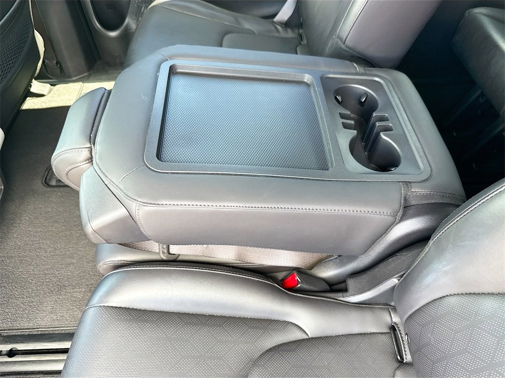 Used 2024 Kia Carnival EX image 25