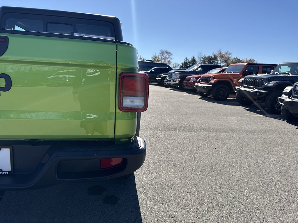 New 2026 Jeep Gladiator Sport AWD/4WD image 36