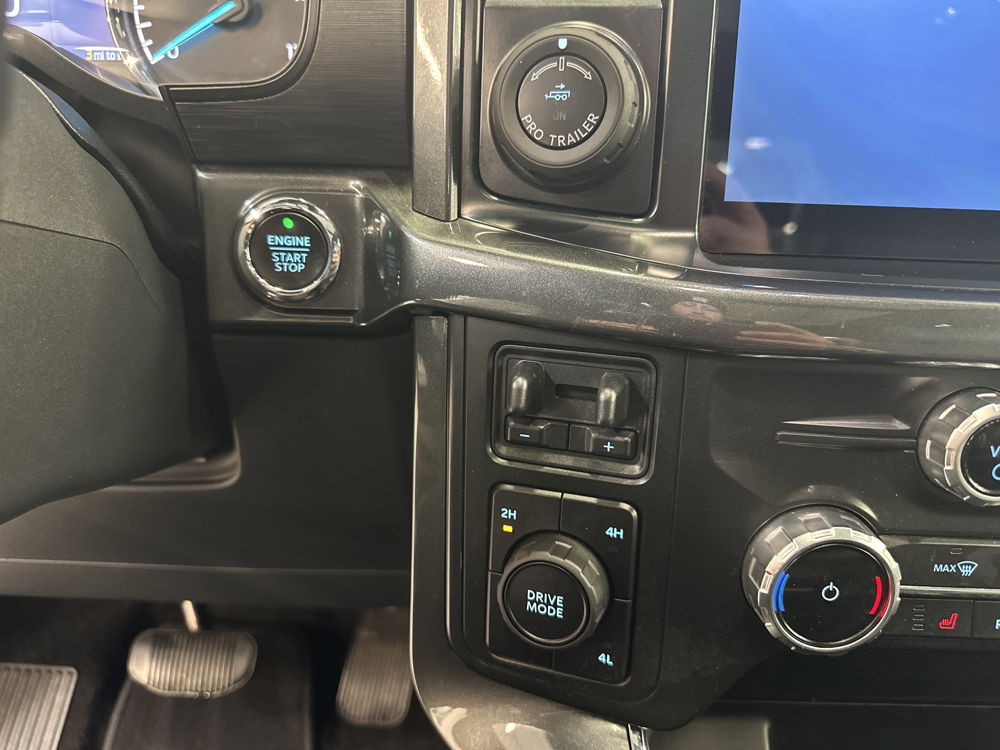 Used 2022 Ford F150 XLT w/ Equipment Group 302A High image 33