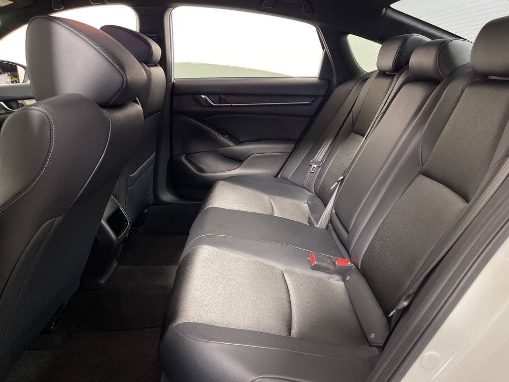 Used 2018 Honda Accord Sport image 13