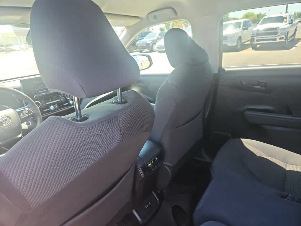 Used 2021 Toyota Highlander L FWD image 12