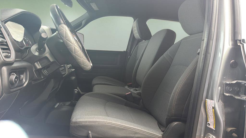 Used 2024 RAM 2500 Tradesman w/ Chrome Appearance Group image 25