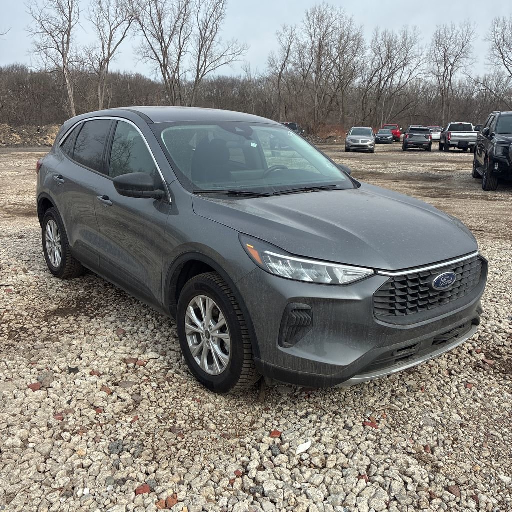 Used 2023 Ford Escape Active w/ Tech Pack #1 image 3