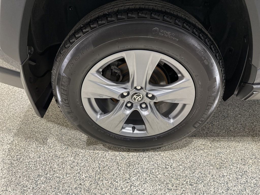 Used 2024 Toyota RAV4 XLE image 19