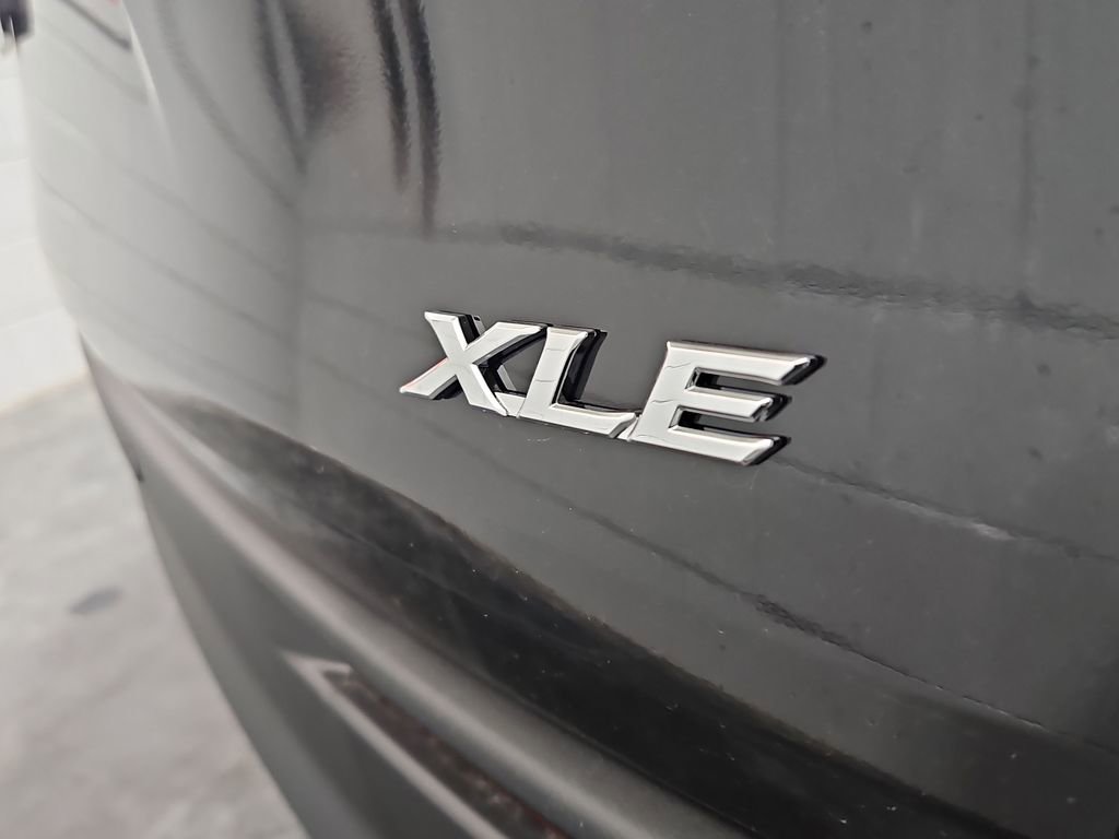 New 2026 Toyota Sienna XLE image 8