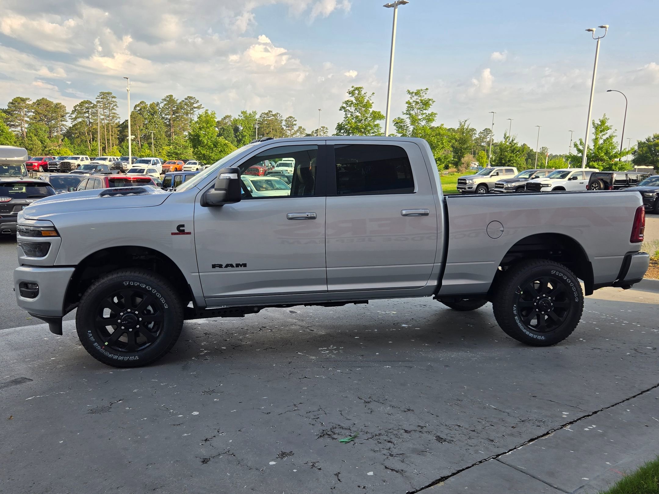 New 2026 RAM 2500 Laramie AWD/4WD image 4
