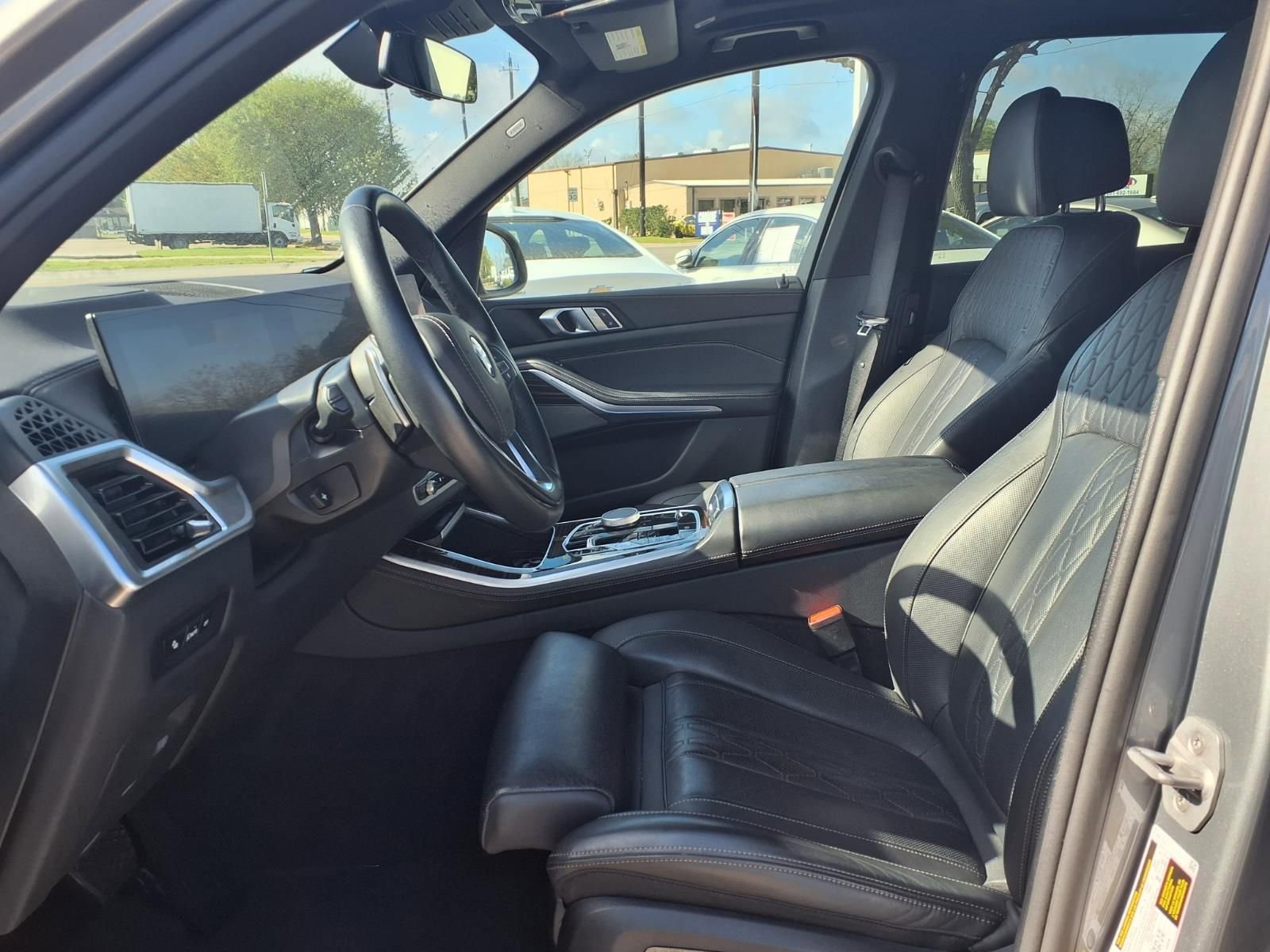 Used 2025 BMW X5 xDrive50e image 17