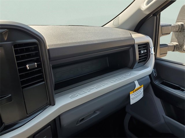 New 2025 Ford F450 XL w/ XL Chrome Package image 25