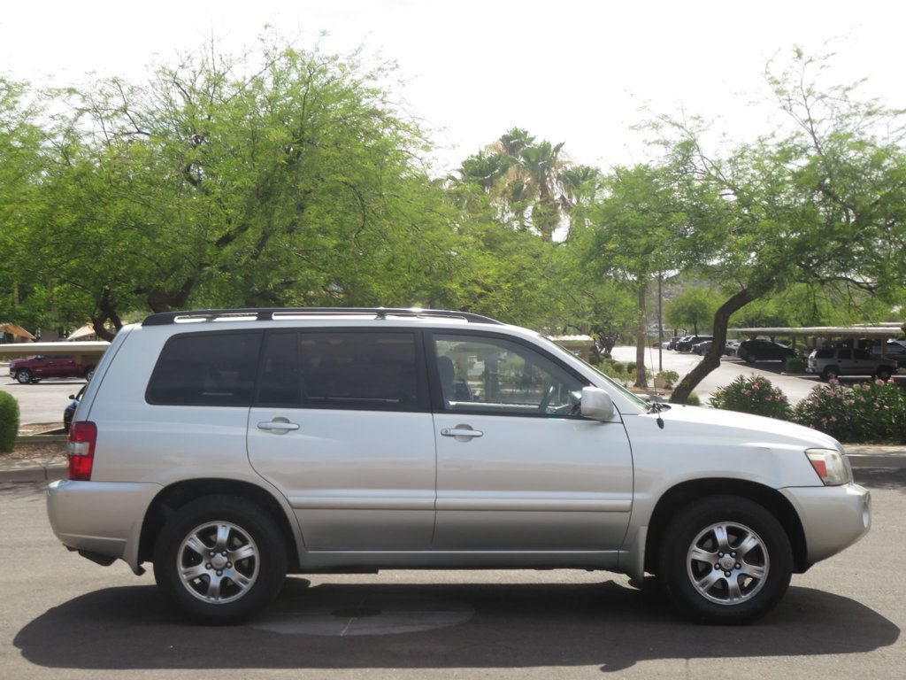Used 2004 Toyota Highlander 4WD V6 image 3