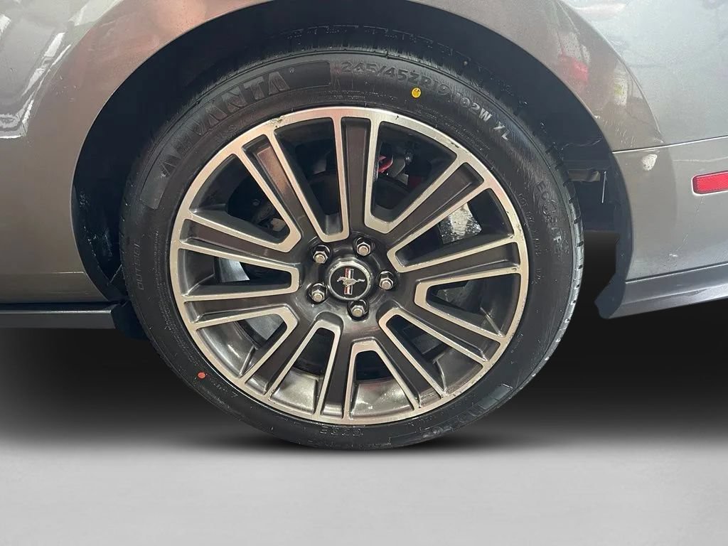Used 2010 Ford Mustang GT Premium RWD image 13