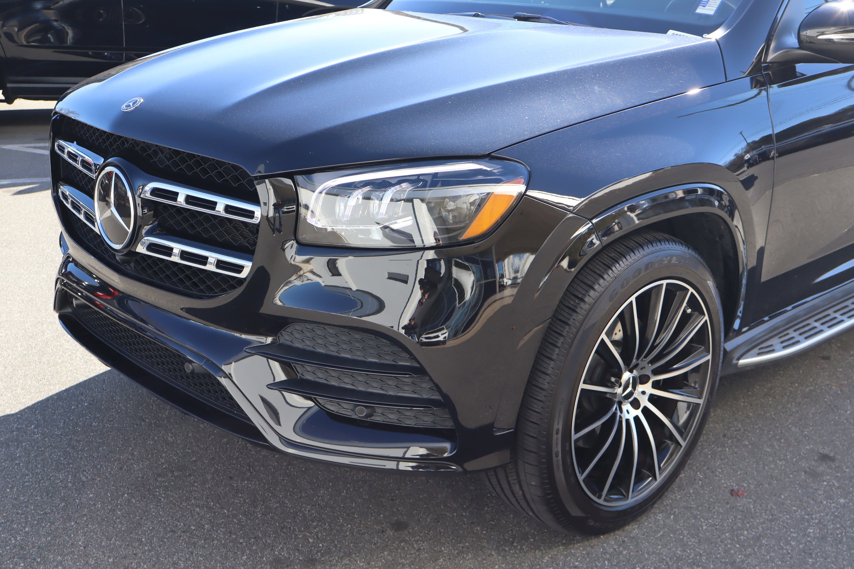 Used 2021 Mercedes-Benz GLS 580 4MATIC image 6