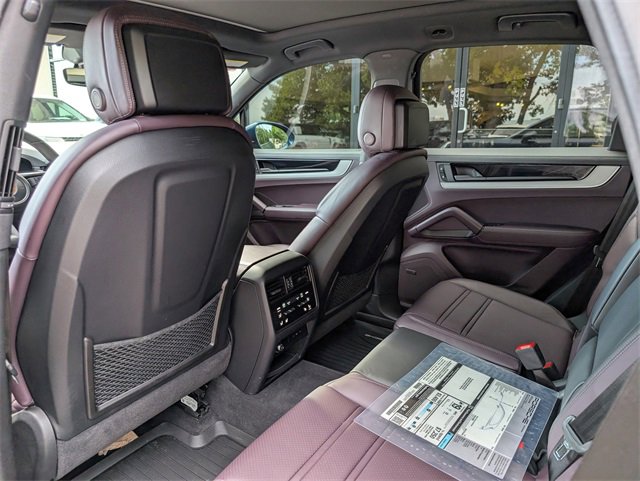 Used 2024 Porsche Cayenne image 13