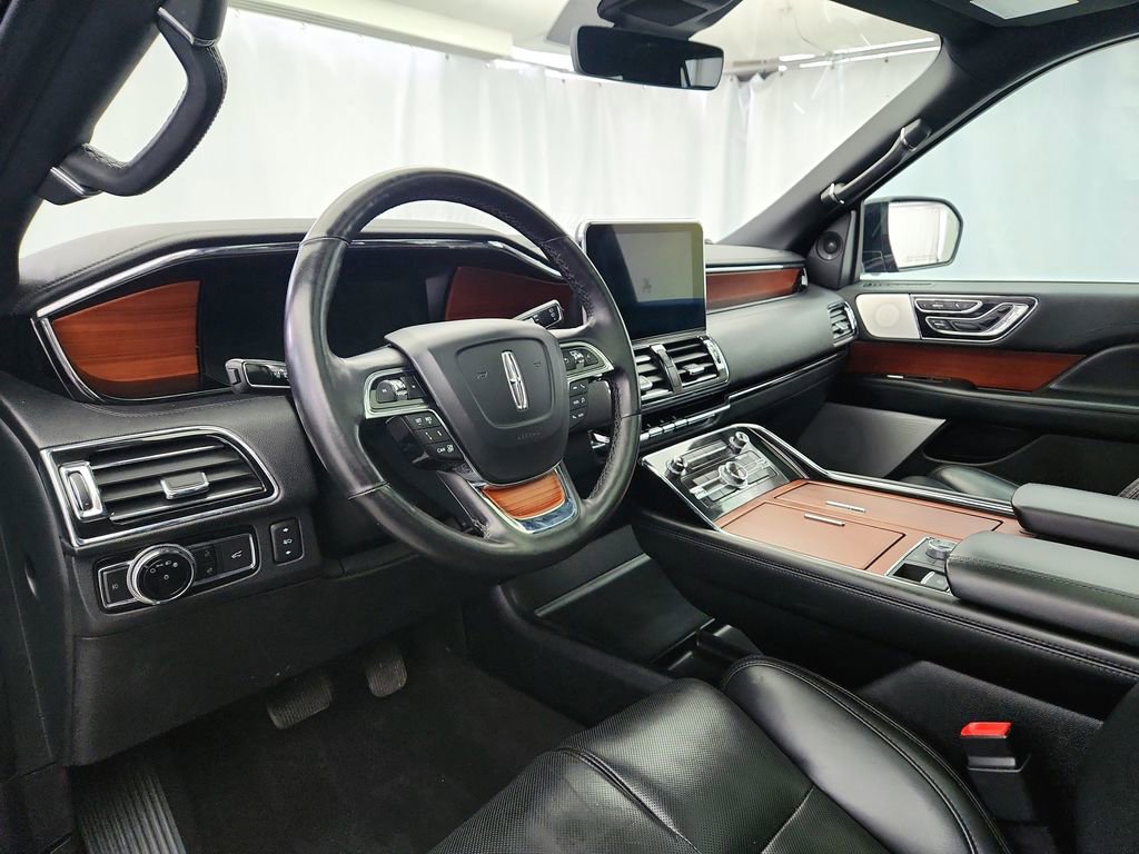 Used 2020 Lincoln Navigator Reserve w/ Luxury Package image 11