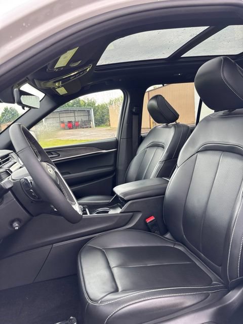 Used 2025 Jeep Grand Cherokee Limited w/ Luxury Tech Group II AWD/4WD image 7