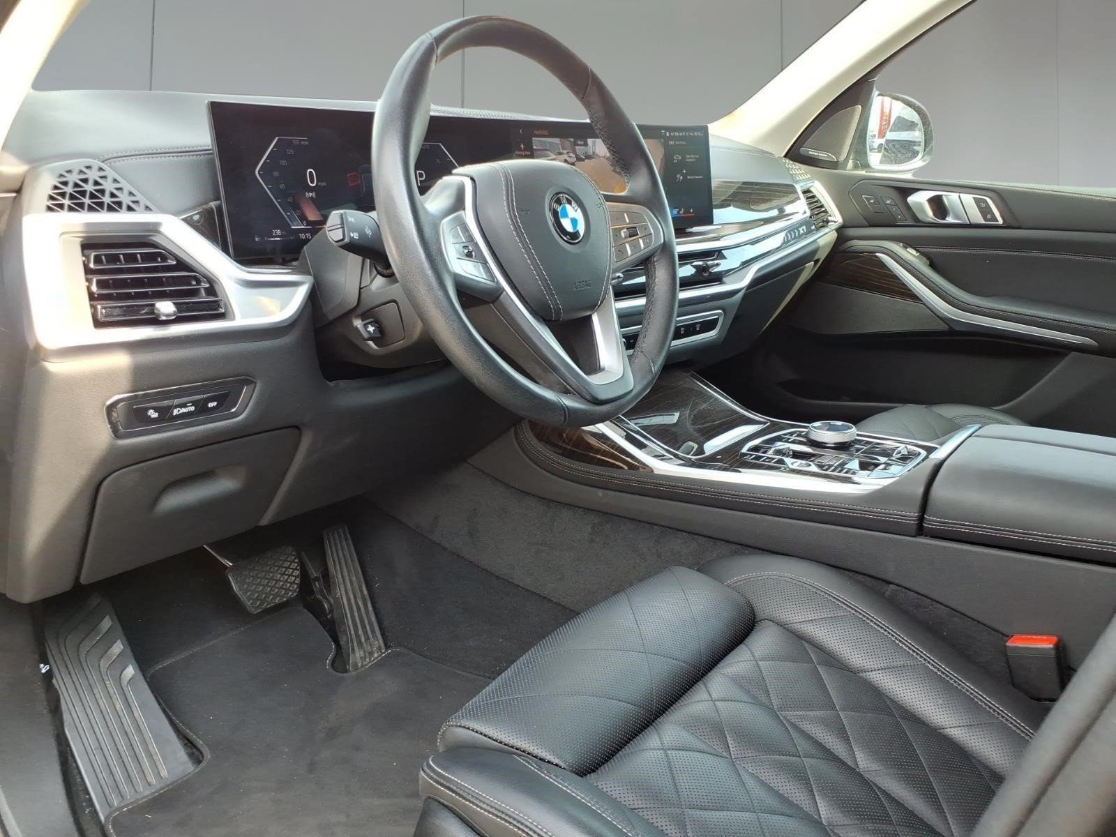 Used 2024 BMW X7 xDrive40i w/ Executive Package AWD/4WD image 9