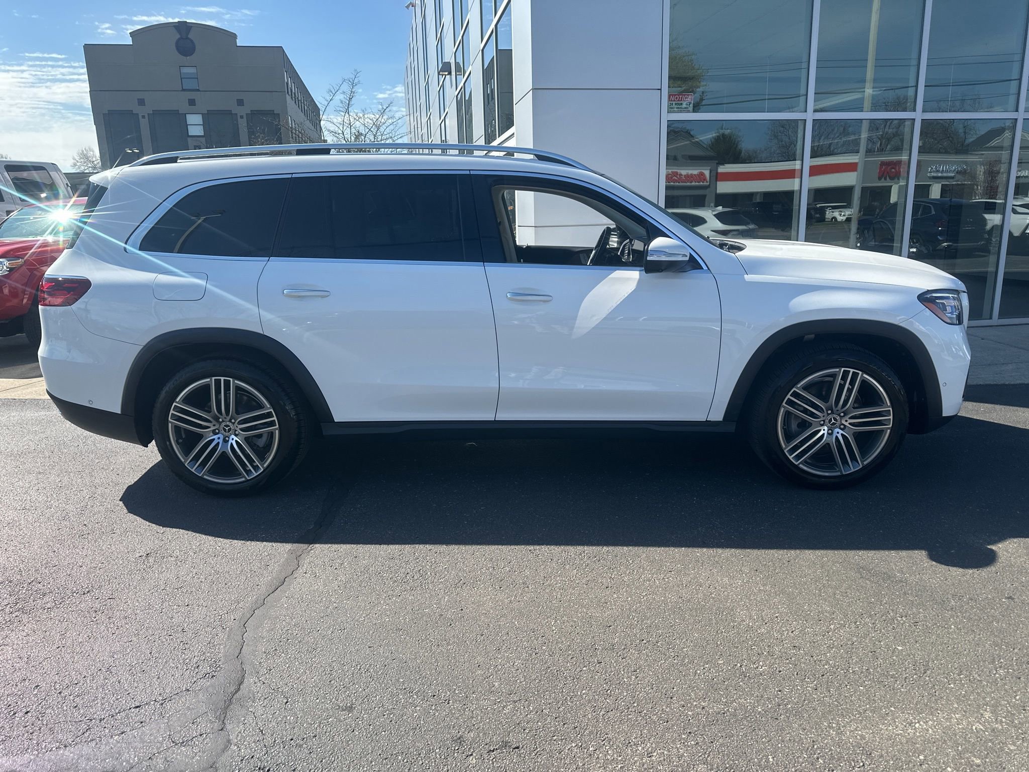 Used 2024 Mercedes-Benz GLS 450 4MATIC image 2