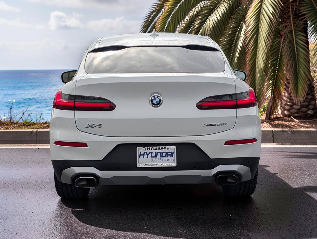 Used 2022 BMW X4 xDrive30i w/ Parking Assistance Package AWD/4WD image 6
