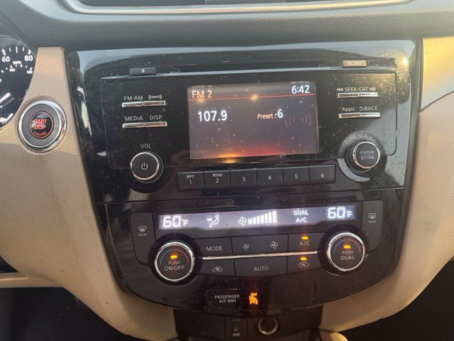 Used 2016 Nissan Rogue SV AWD/4WD image 14