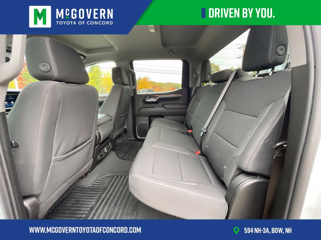 Used 2023 Chevrolet Silverado 1500 LT AWD/4WD image 16