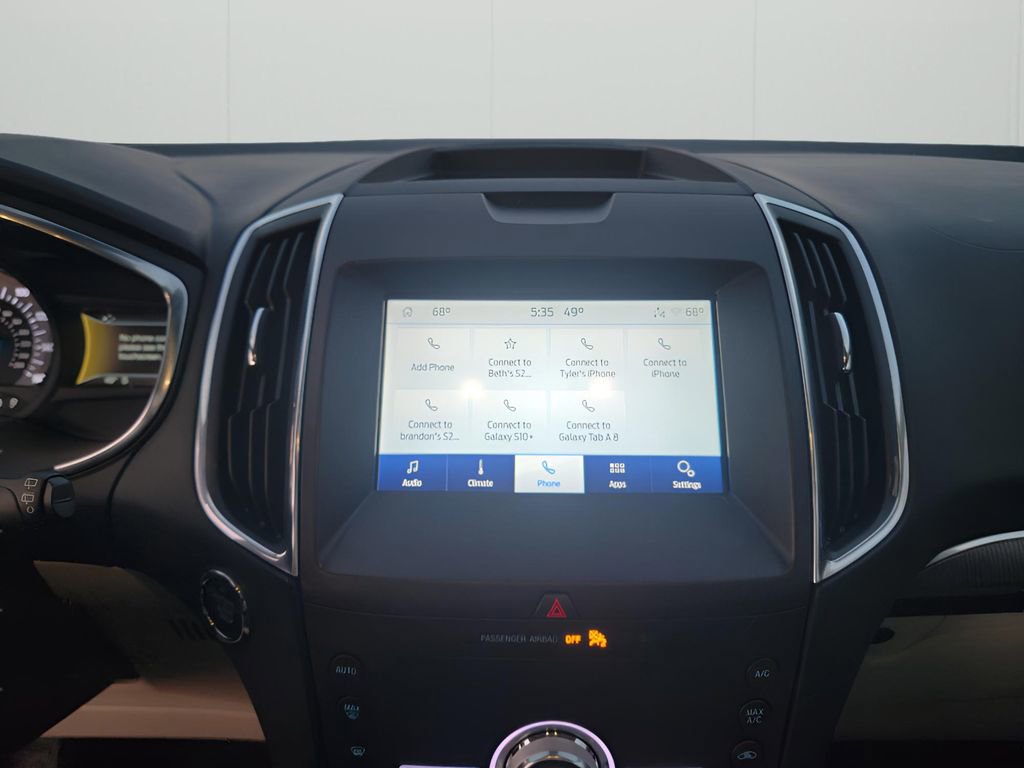 Used 2020 Ford Edge Titanium image 23