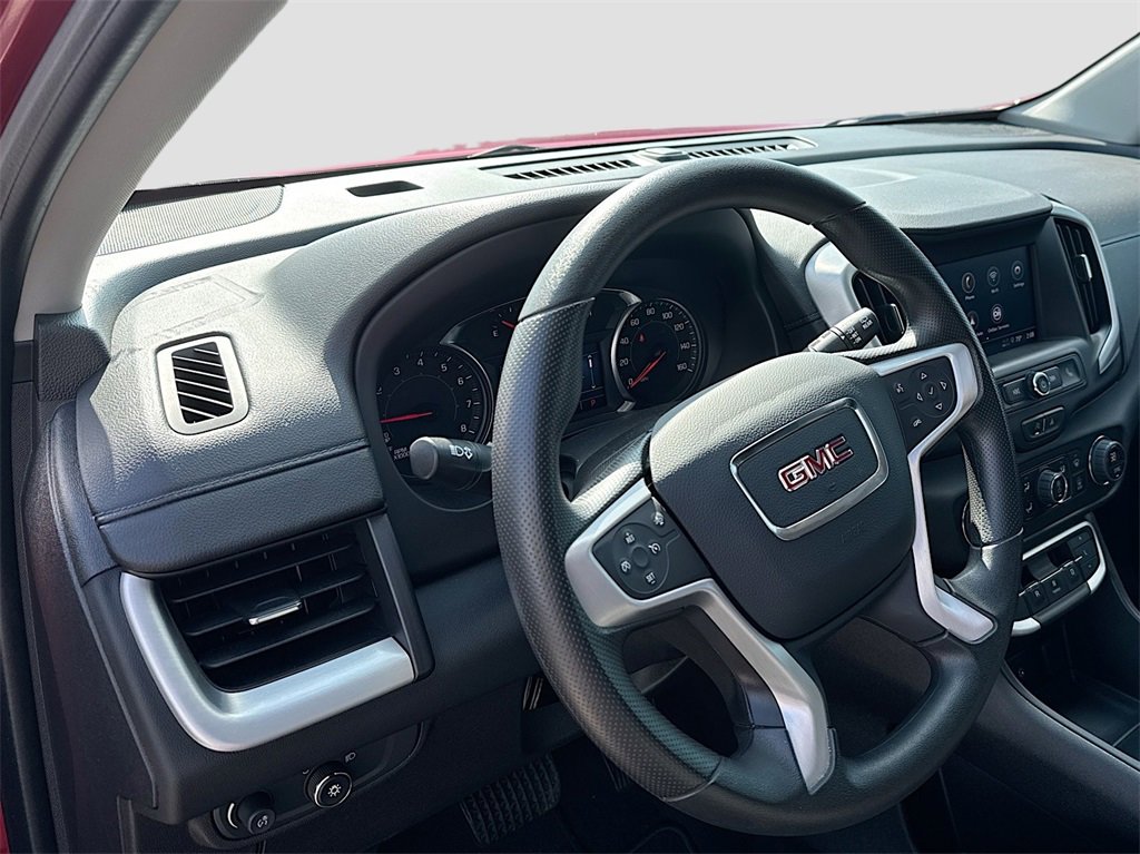 Used 2024 GMC Terrain SLE w/ Driver Convenience Package image 11