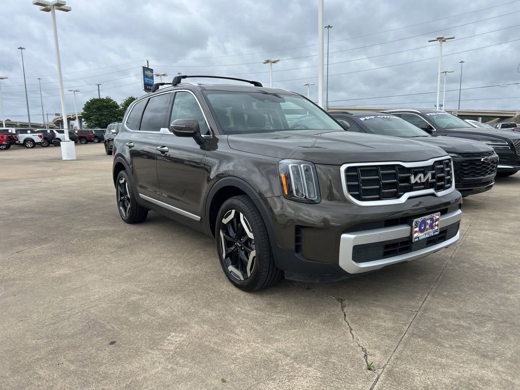 Used 2025 Kia Telluride S AWD/4WD image 3