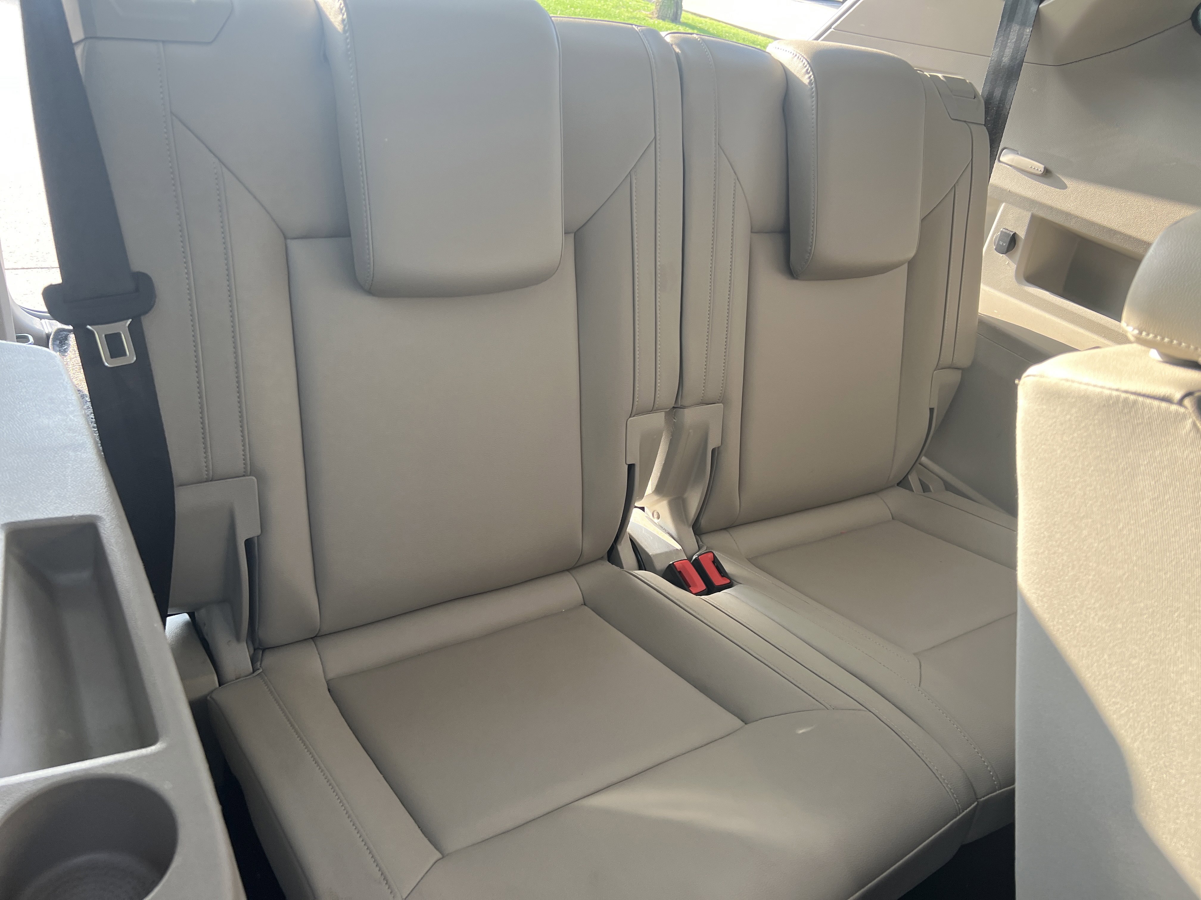 Used 2019 Volkswagen Atlas SE w/ Panoramic Sunroof Package FWD image 30