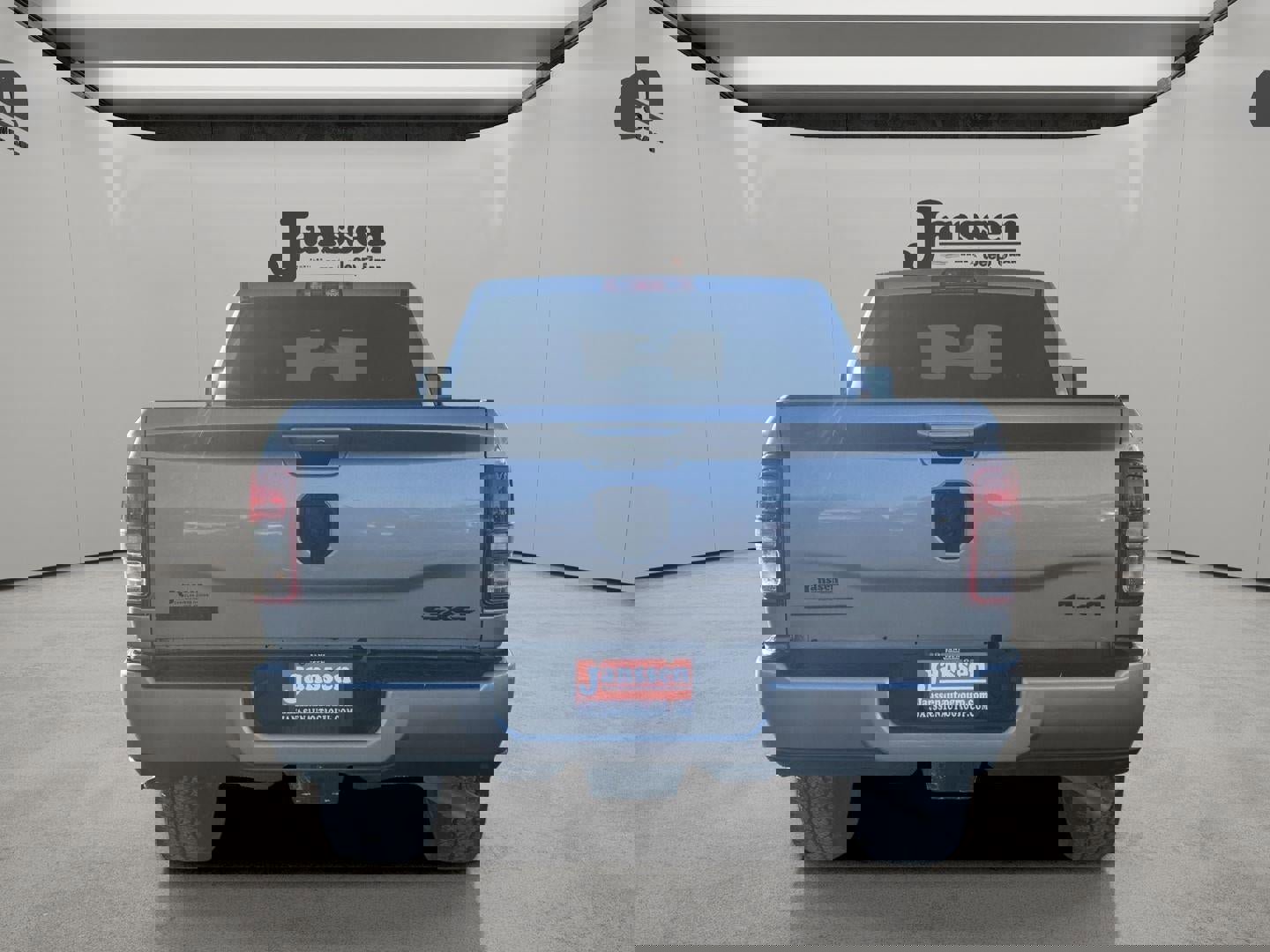 Used 2024 RAM 2500 Big Horn w/ Night Edition image 3