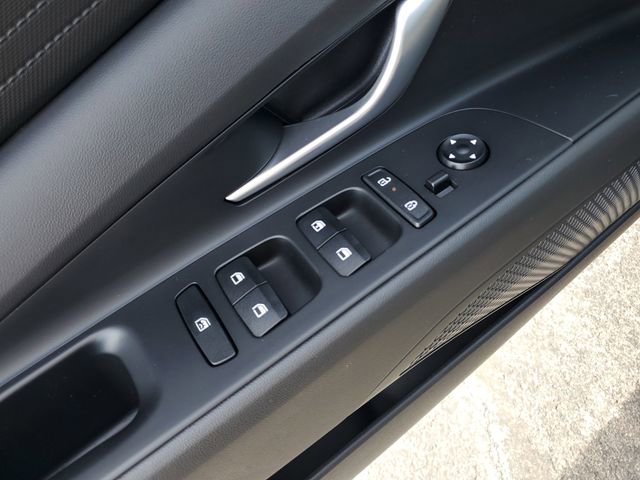 Used 2024 Hyundai Elantra SE image 21