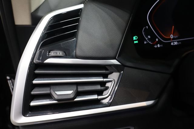 Used 2022 BMW X7 xDrive40i w/ Cold Weather Package image 22