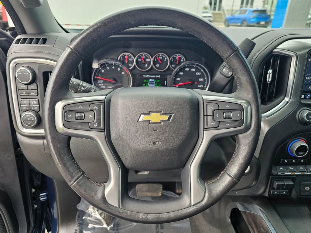 Used 2022 Chevrolet Silverado 1500 LTZ w/ LTZ Premium Package AWD/4WD image 26