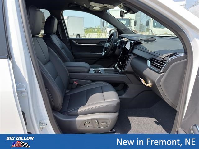 New 2027 GMC Acadia Elevation w/ Black Edition AWD/4WD image 16