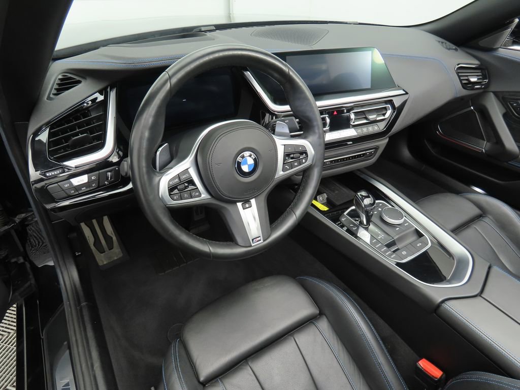 Used 2020 BMW Z4 M40i w/ Premium Package image 9