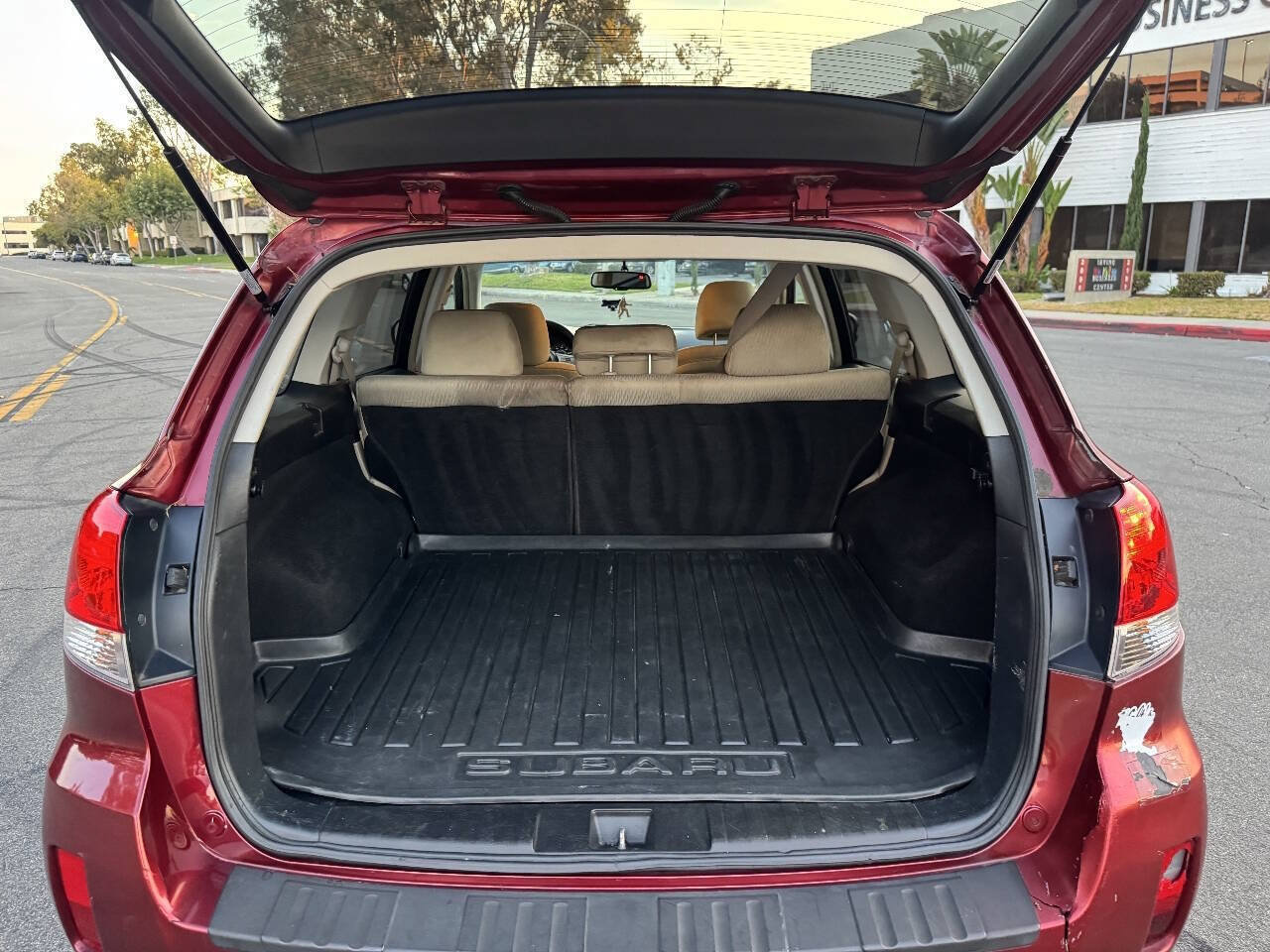 Used 2011 Subaru Outback 2.5i Premium w/ All-Weather Pkg AWD/4WD image 8
