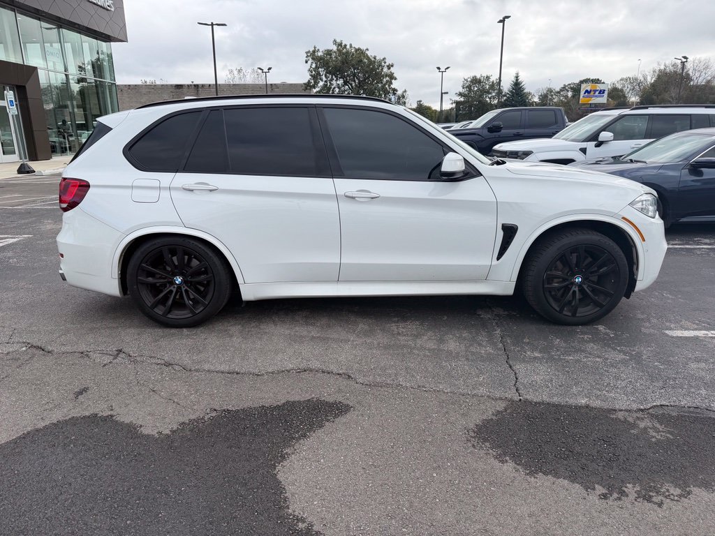 Used 2017 BMW X5 xDrive50i AWD/4WD image 3