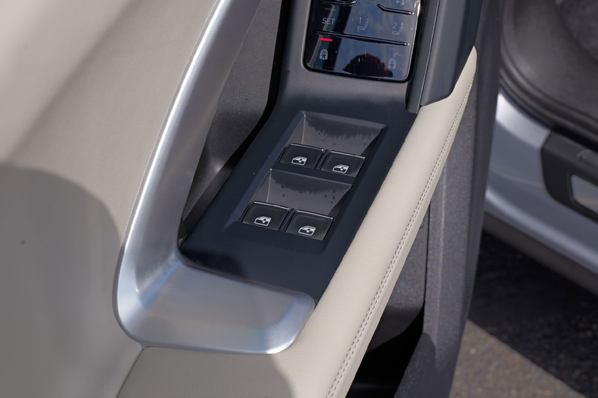 Used 2025 Audi Q5 Premium Plus w/ Premium Plus image 24