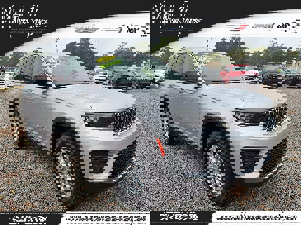 New 2025 Jeep Grand Cherokee Laredo X image 1