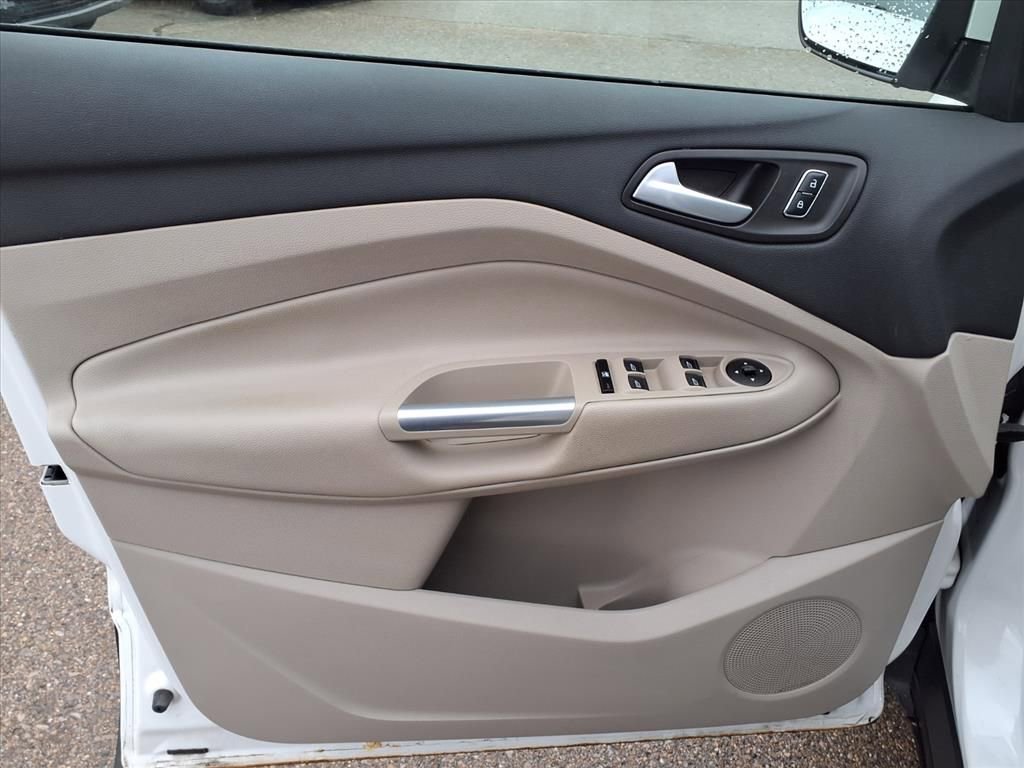 Used 2016 Ford Escape SE w/ Equipment Group 201A image 14