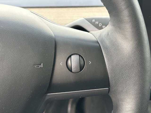 Used 2023 Tesla Model Y Long Range AWD/4WD image 11
